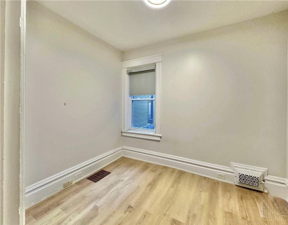 162 Ivy Crescent - 2